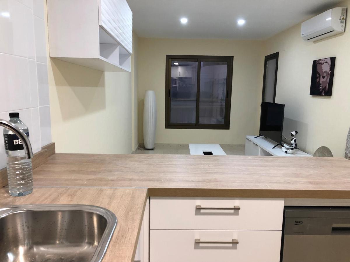Moderno Apartamento En Primera Linea Paseo Maritimo Фуэнхирола Экстерьер фото