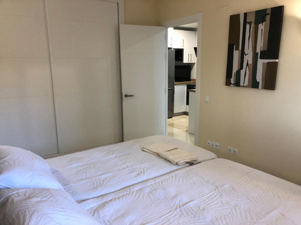 Moderno Apartamento En Primera Linea Paseo Maritimo Фуэнхирола Экстерьер фото